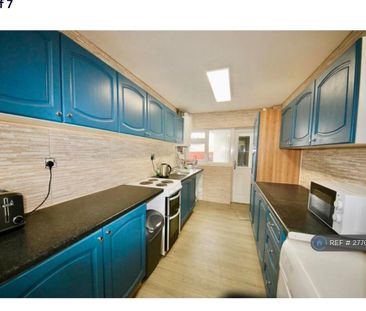 1 bedroom in a house share to rent - Photo 4