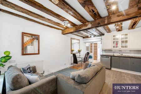 3 bedroom mews to rent - Photo 3