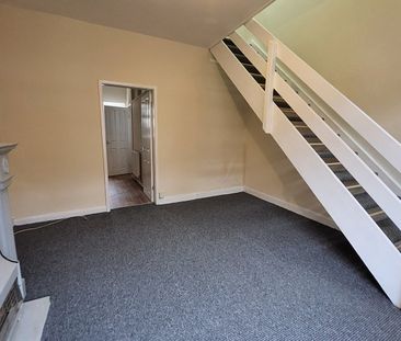 3 Bed Terraced House, Spreadbury Street, M40 - Photo 2