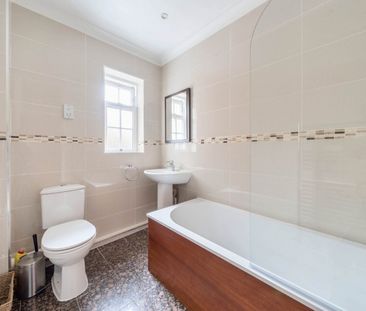 Bulstrode Court, Gerrards Cross,SL9 - Photo 5
