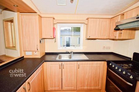 2 bedroom park home to rent - Photo 4