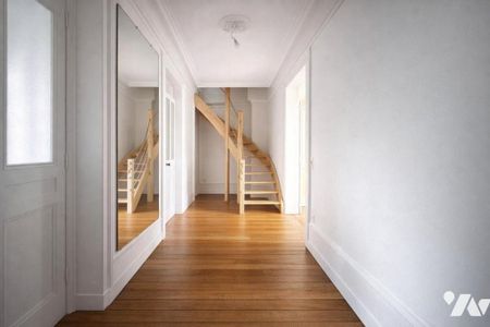 Appartement duplex T5, proche zone commerciale Coty - Photo 2