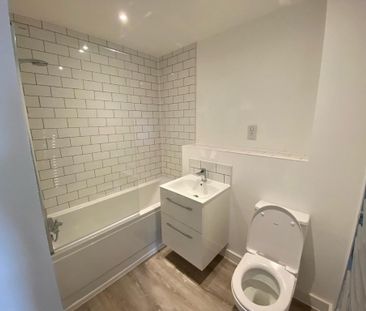 2 bedroom flat to rent - Photo 4