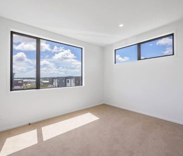 NEW LYNN, 3 BEDROOMS - Photo 5