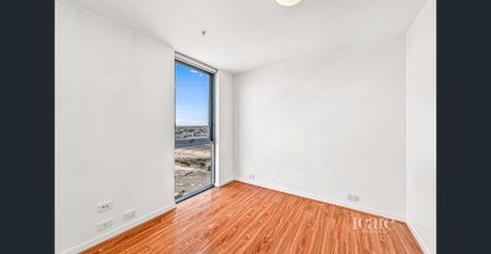 Spectacular View at Docklands Apartment - Photo 5