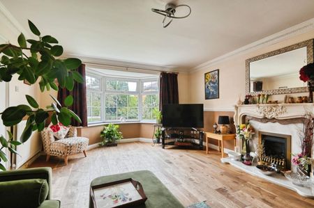 4 bedroom House To Let - Photo 3