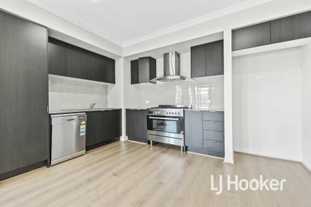 Modern, Stylish Home! - Photo 4