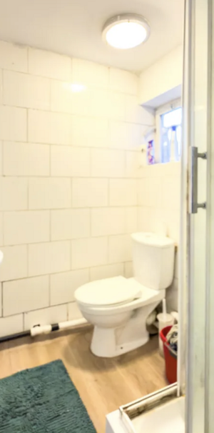 1 bedroom in a house share to rent - Photo 1