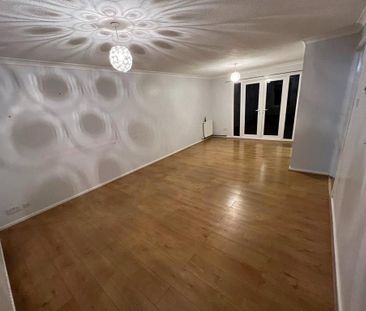 3 bedroom end of terrace house to rent - Photo 1