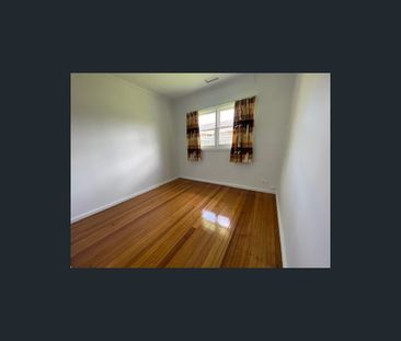 52 Oakes Ave, Clayton South VIC 3169 - House For Rent | Domain - Photo 2