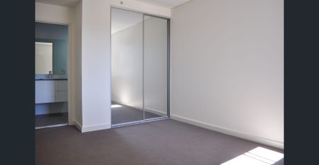 Spacious 2 bedroom North Facing Apartment - Photo 3