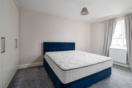 2 Hallwell Drive, Adamstown, Lucan, County Dublin - Photo 5