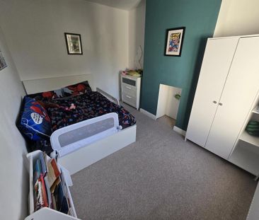 2 bedroom terraced house to rent - Photo 4