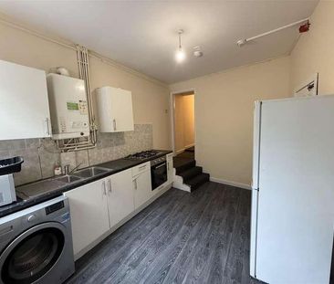 Market Street, Farnworth, BL4 - Photo 5