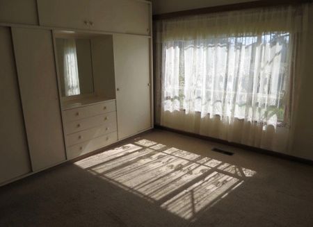 Oakleigh South - Photo 3