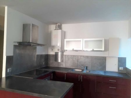 NIMES - RÉPUBLIQUE-MONTCALM P3 DE 68.90m2 AVEC TERRASSE EN DUPLEX ET CLIM, - Photo 4