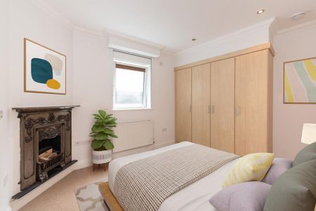 3 bedroom mews to rent - Photo 3