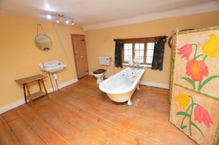 3 bedroom cottage to rent - Photo 2