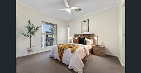 Sleek & Modern Mawson Lakes Villa - Photo 4