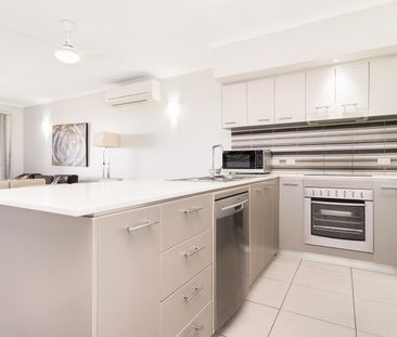 32F/174 Forrest Parade, - Photo 6