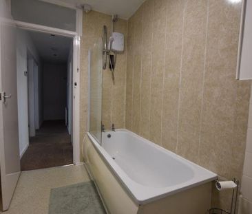 3 bedroom apartment to rent - Photo 6