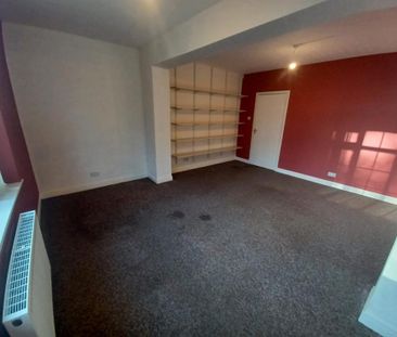 4 bedroom detached house to rent - Photo 3