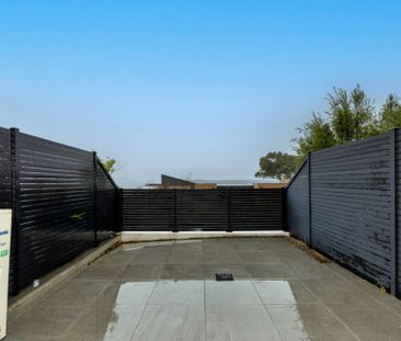 Contemporary Townhouse! - Photo 4