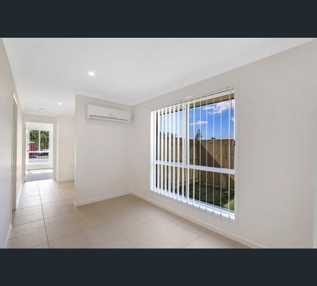 10A Maggiolo Street, Boronia Heights, Qld 4124 - Photo 2