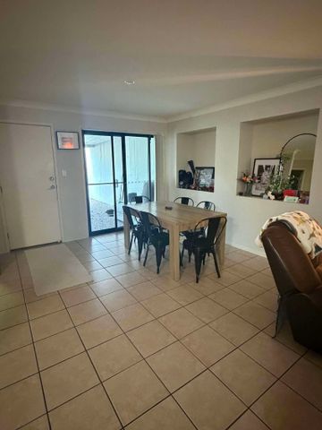 Upper Coomera - Photo 2