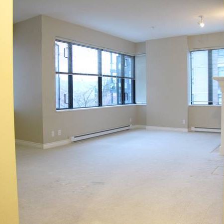 Spacious 2BR + Den in Private Building – Prime Oakridge Location - Photo 1