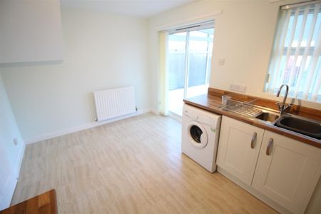 2 Bedroom House - Terraced - Photo 5