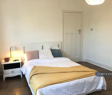 4 bedroom semi-detached house to rent - Photo 6