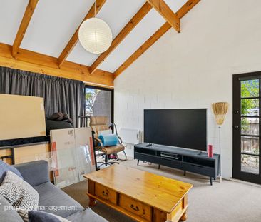 Stylish One-Bedroom Loft in Mount Nelson - Photo 3