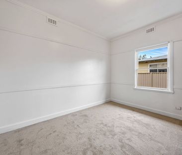 SPACIOUS THREE BEDROOM HOME LOCATED IN WENDOUREE WEST - Photo 3