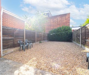 4 bedroom house to rent - Photo 1