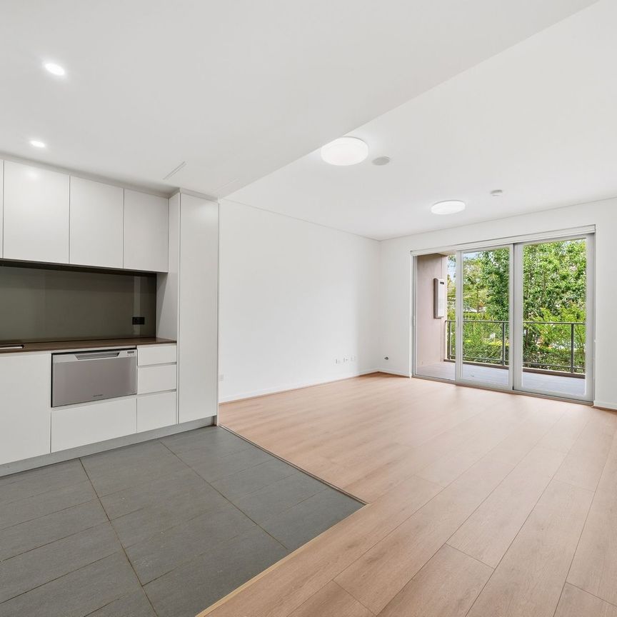 Modern Apartment in Tranquil Setting ** Available Now ** - Photo 1