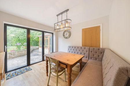 4 bedroom detached house to rent - Photo 3