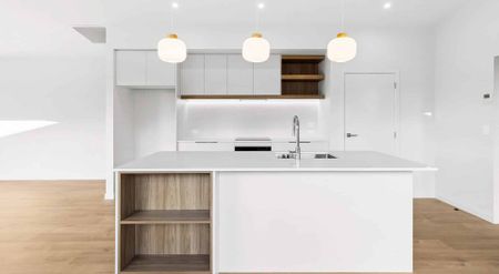 The Perfect Blend of Style and Convenience! - Photo 2