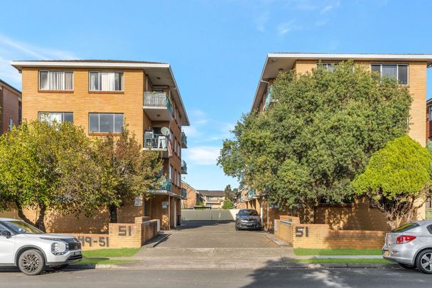Modern & Convenient 2-Bedroom Unit – Updated & Ready to Move In! - Photo 1