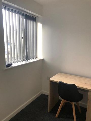 3 bedroom apartment to rent - Photo 3