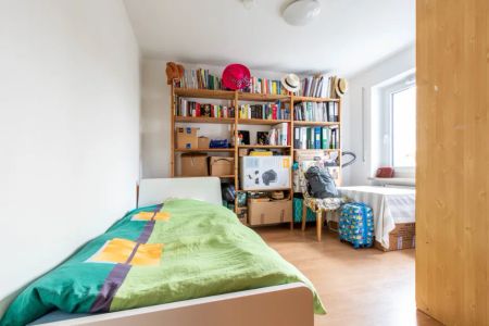 Helle 3 Zimmer- Wohnung im 1. OG mit Balkon - Photo 4