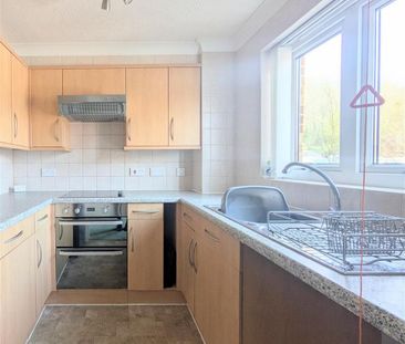 1 bedroom retirement property to rent - Photo 5