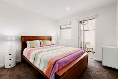 2 Bed, 1 Bath - Photo 5