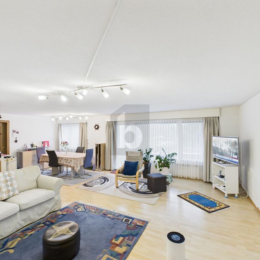 GROSSZÜGIG IN FAMILIENFREUNDLICHEM QUARTIER - Photo 1