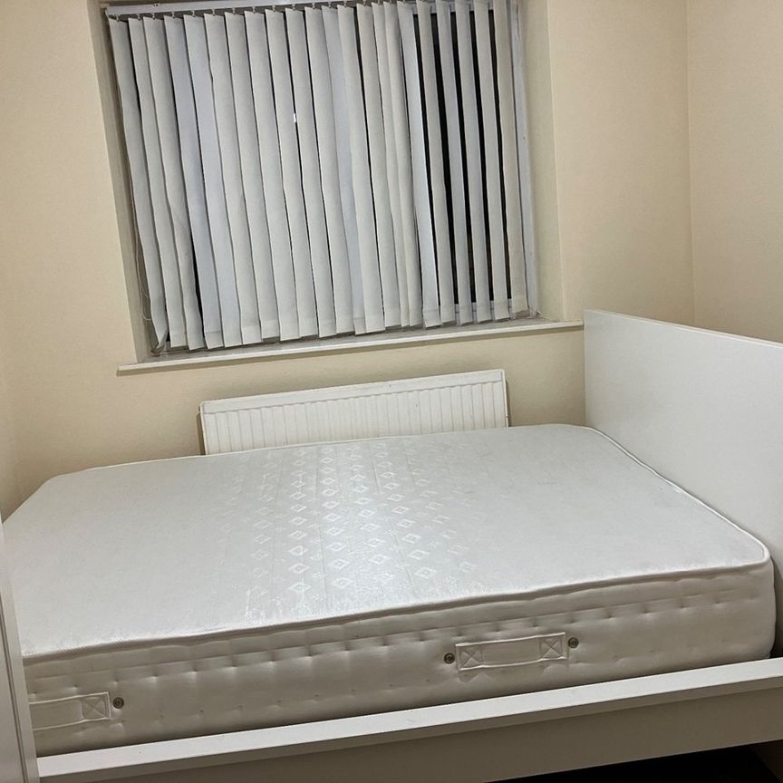 2 Bed Flat, Melmerby Court, M5 - Photo 1