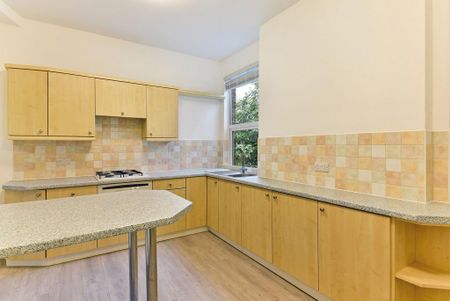 2 bedroom flat to rent - Photo 5