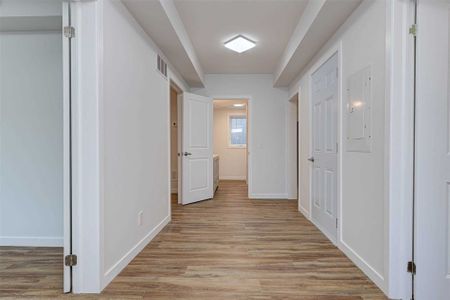 For Lease - 1 Baby Point Road, Toronto, Ontario - Photo 5