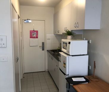 FURNISHED 2 BEDROOM APARTMENT - Photo 4