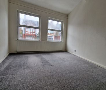 2 Bed Terraced House, Russell Rise, LU1 - Photo 3