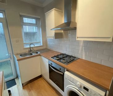 Ena Avenue, Neath, SA11 - Photo 5